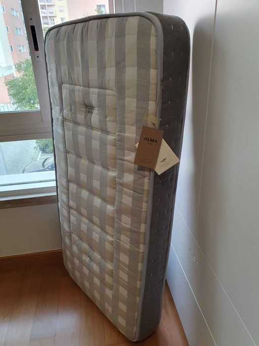 Colchão e Cama Montessori 3 meses de uso