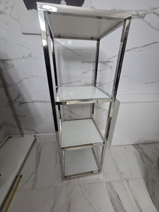 Srebrny regał stan idealny, wyposażenie butiku