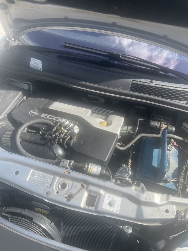 Автомобіль Опель Зефіра А 2003 рік 2.2 газ/бензин Opel Zafira A