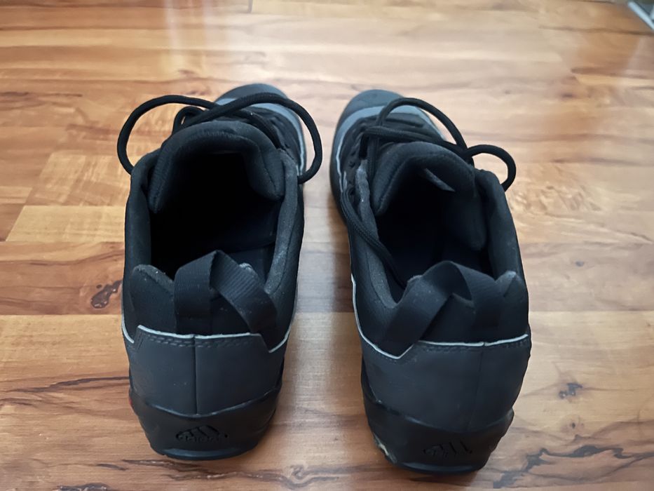 кросівки Adidas Terrex Swift Solo 2 чорного кольору.