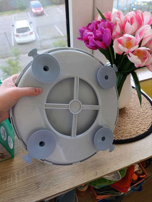 Поворотне дитяче сидіння в ванну