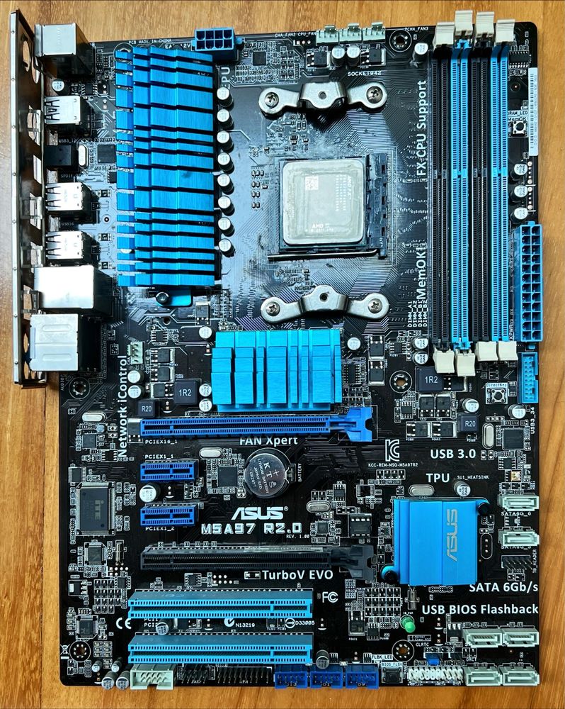 Motherboard + memoria ram + processador e cooler