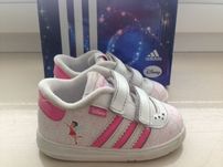 Adidasy, buty dla dziewczynki