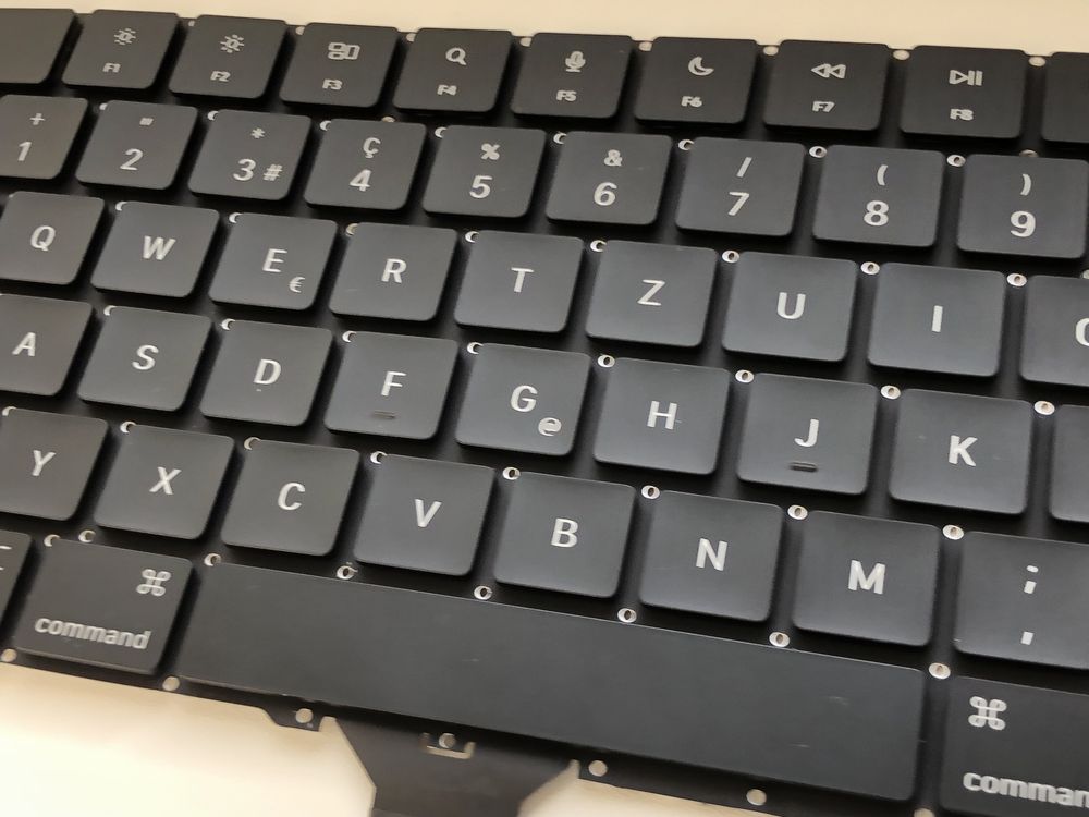 Новая Apple клавиатура A2442