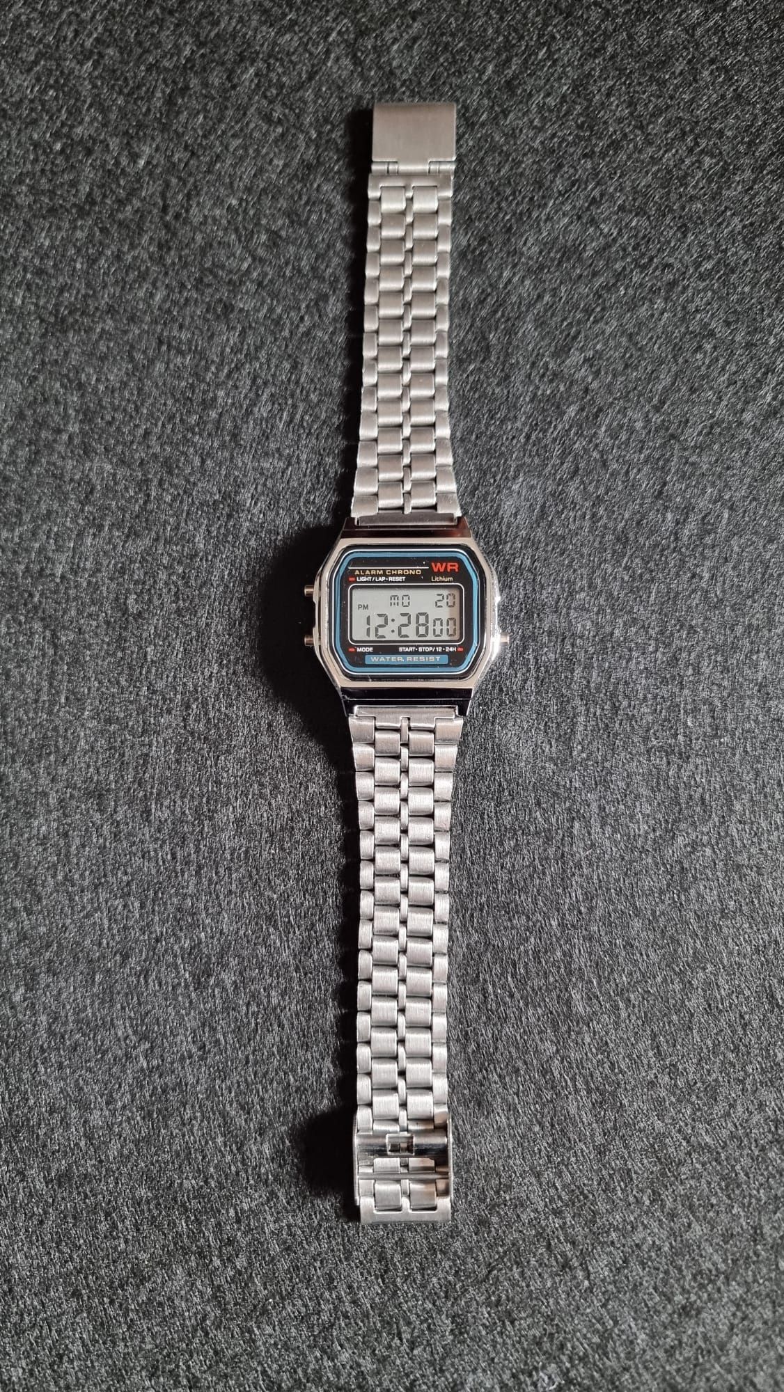 Relógio estilo vintage tipo Casio