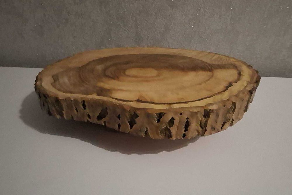 Винний столик з ніжками.декор