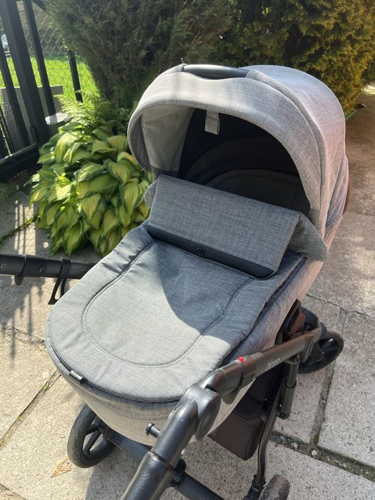 Wózek Roan Bloom 2w1 gondola + spacerowka + adaptery