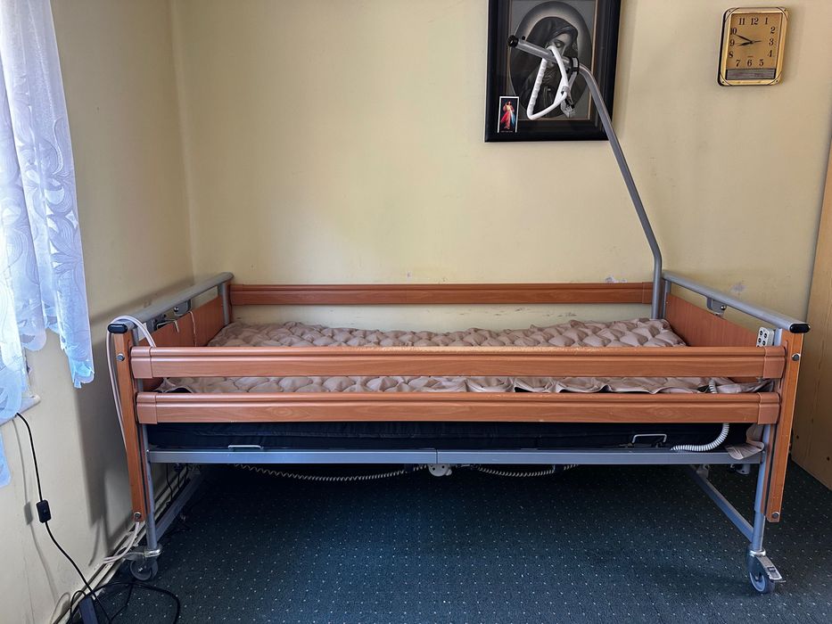 Łóżko rehabilitacyjne +2 materace przeciwodleżynowe!