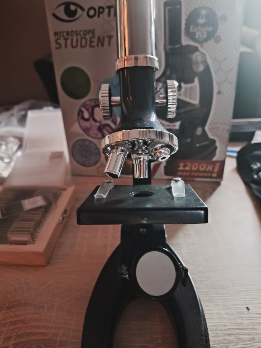 Mikroskop Opticon student.