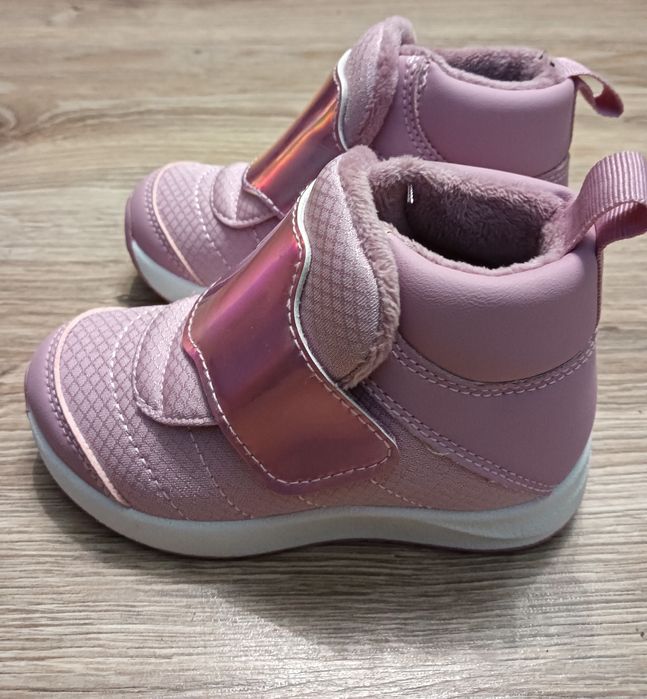 Zimowe buty dla dziewczynki