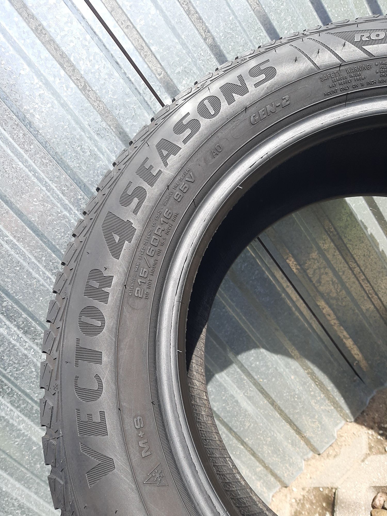 2x Opony całoroczne 215/60R16 GoodYear Vector4Sasons A0 7mm 2019r