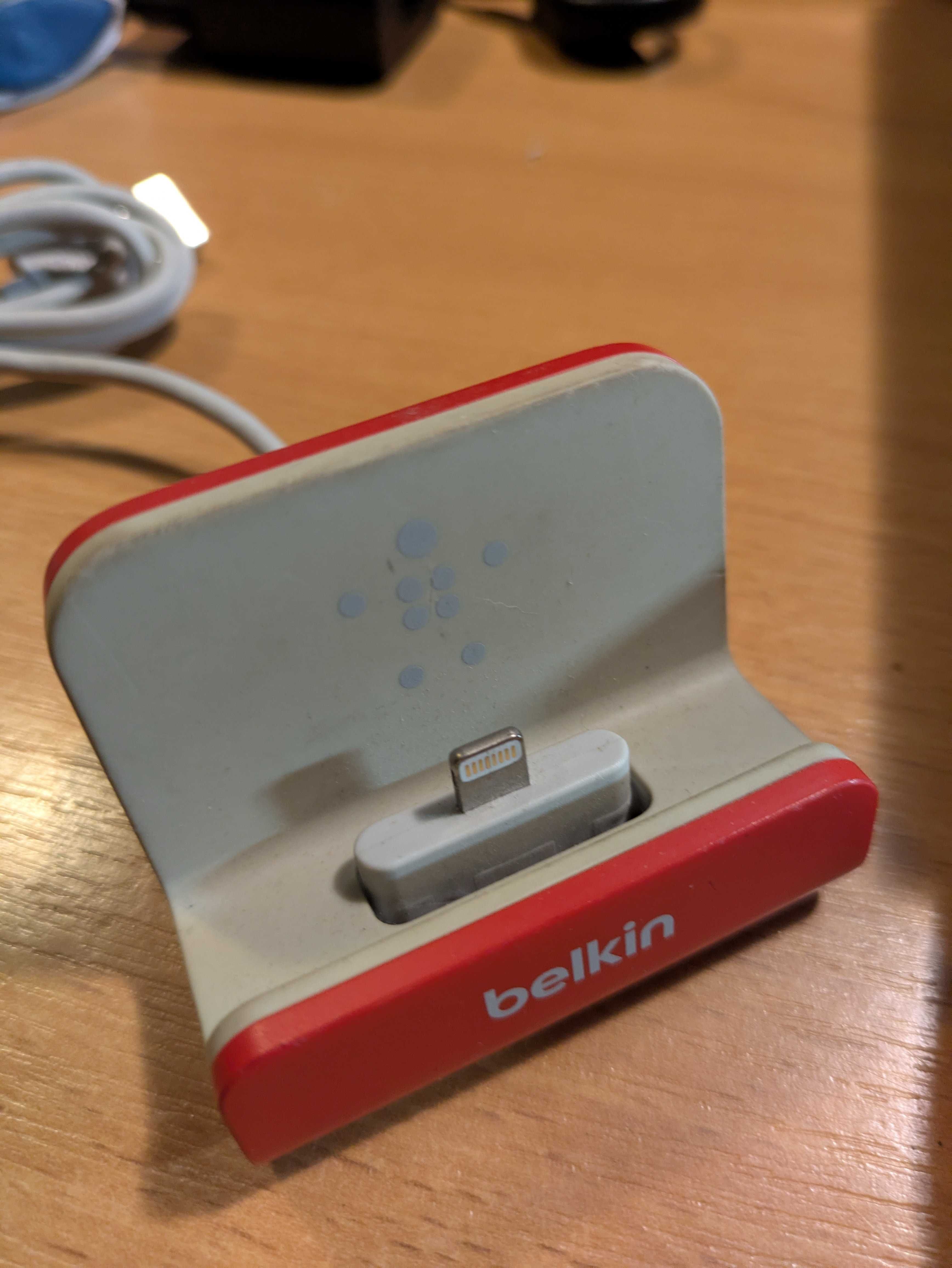 Ładowarka stacja dokująca do Iphone Belkin model F8J045