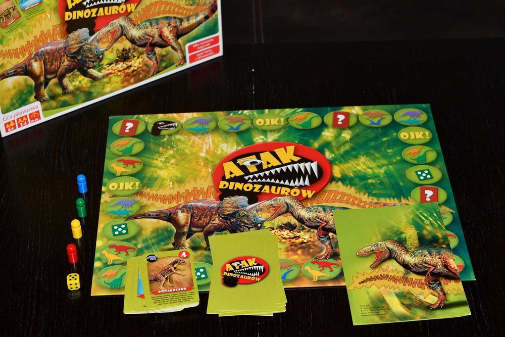 Edukacyjne: gra i dwie książki dla fana dinozaurów