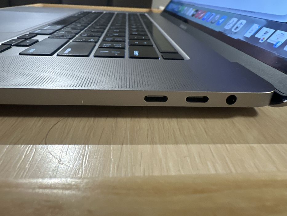 Macbook pro 16 i9