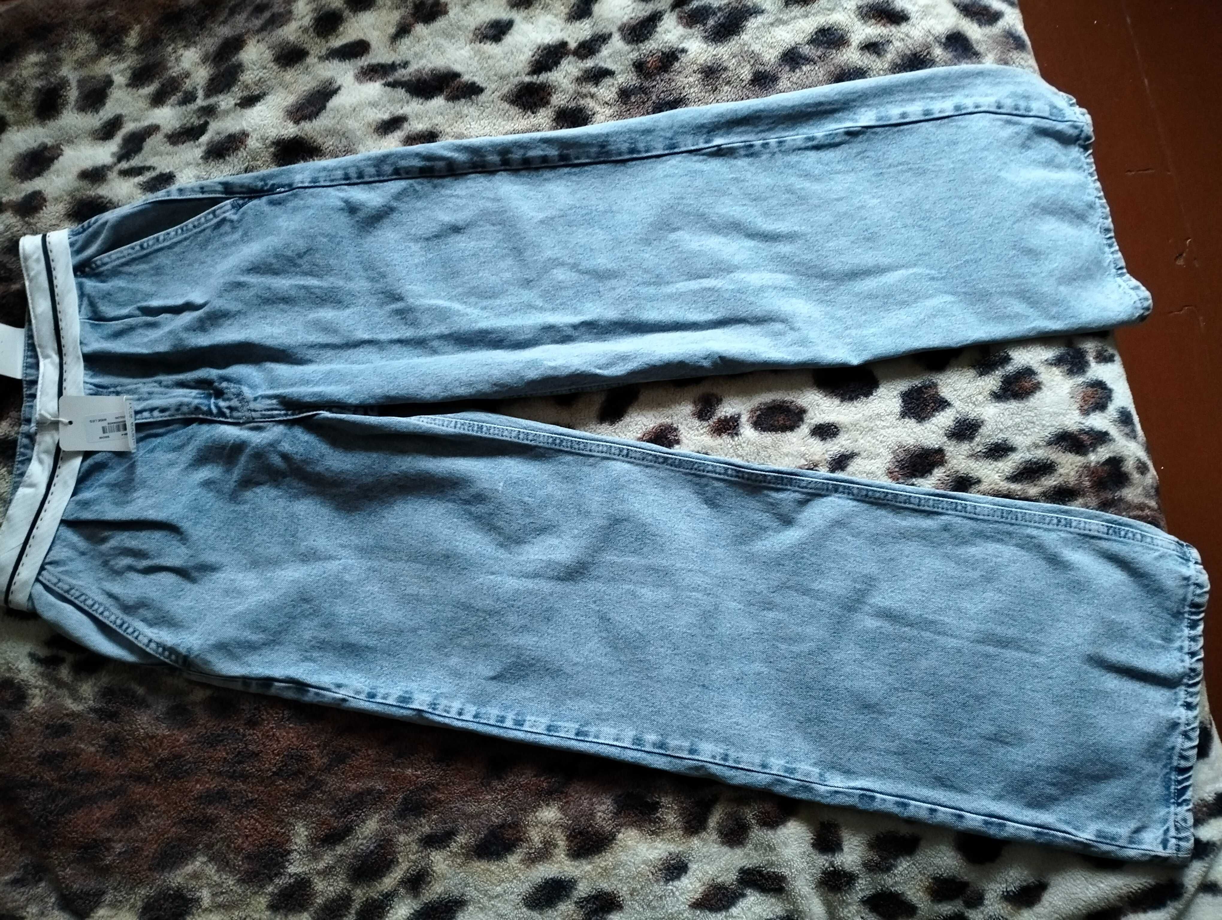 Жіночі джинси кльош нові