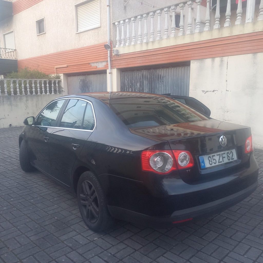 Jetta 2006 1.9 TDI (direção lado direito) legalizado em Portugal.
