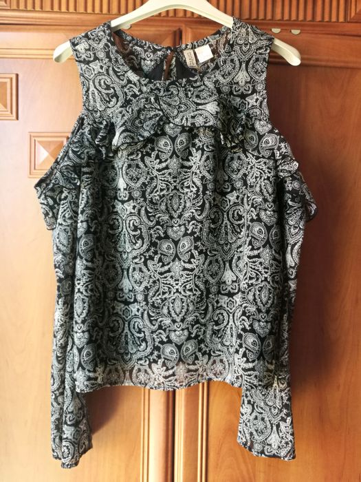 Bluzka odkryte ramiona 38