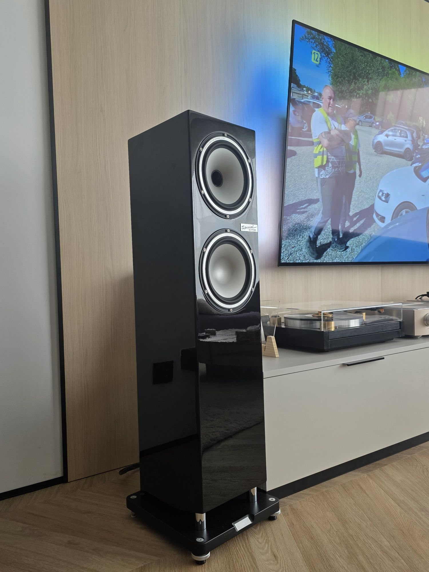 Tannoy revolution xt 8f