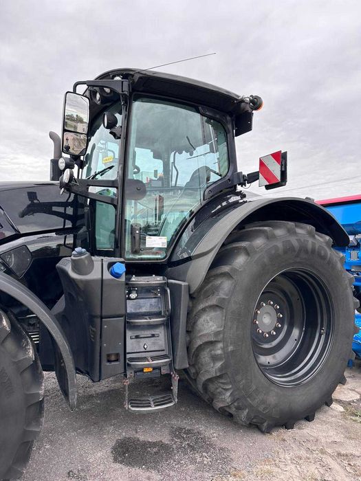 Ciągnik CLAAS AXION 830