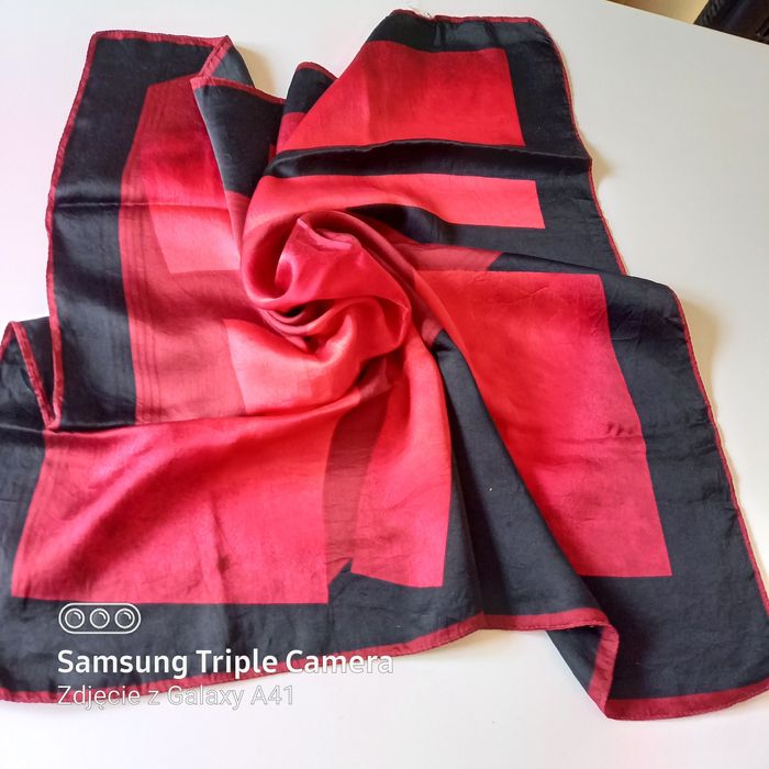 Apaszka, chusta czerwono czarna. Naturalny jedwab. Vintage.