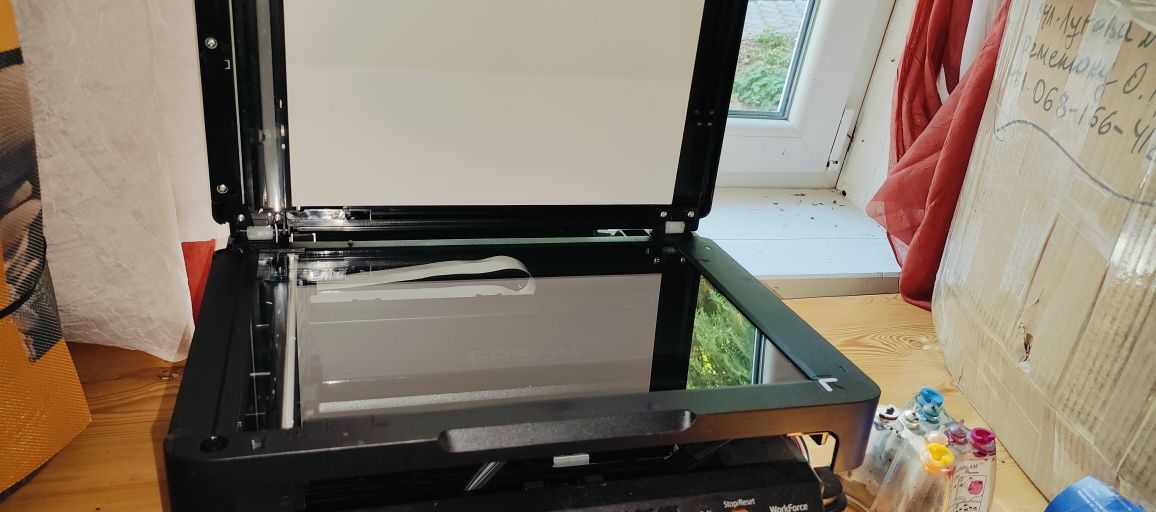Принтер Epson wf 2630 wifi і автоподатчик + СМПЧ.
 
Довго стояв в коро