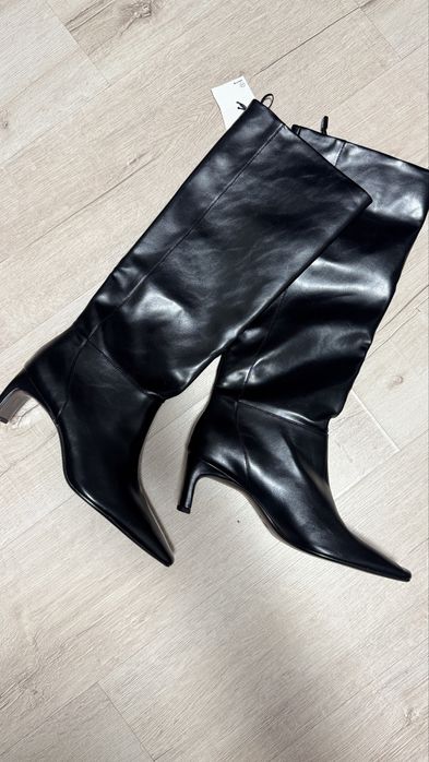 Чоботи на підборах Zara