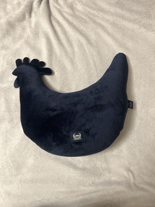 La Millou Poduszka do karmienia Kura Babci Dany Velvet ROYAL NAVY