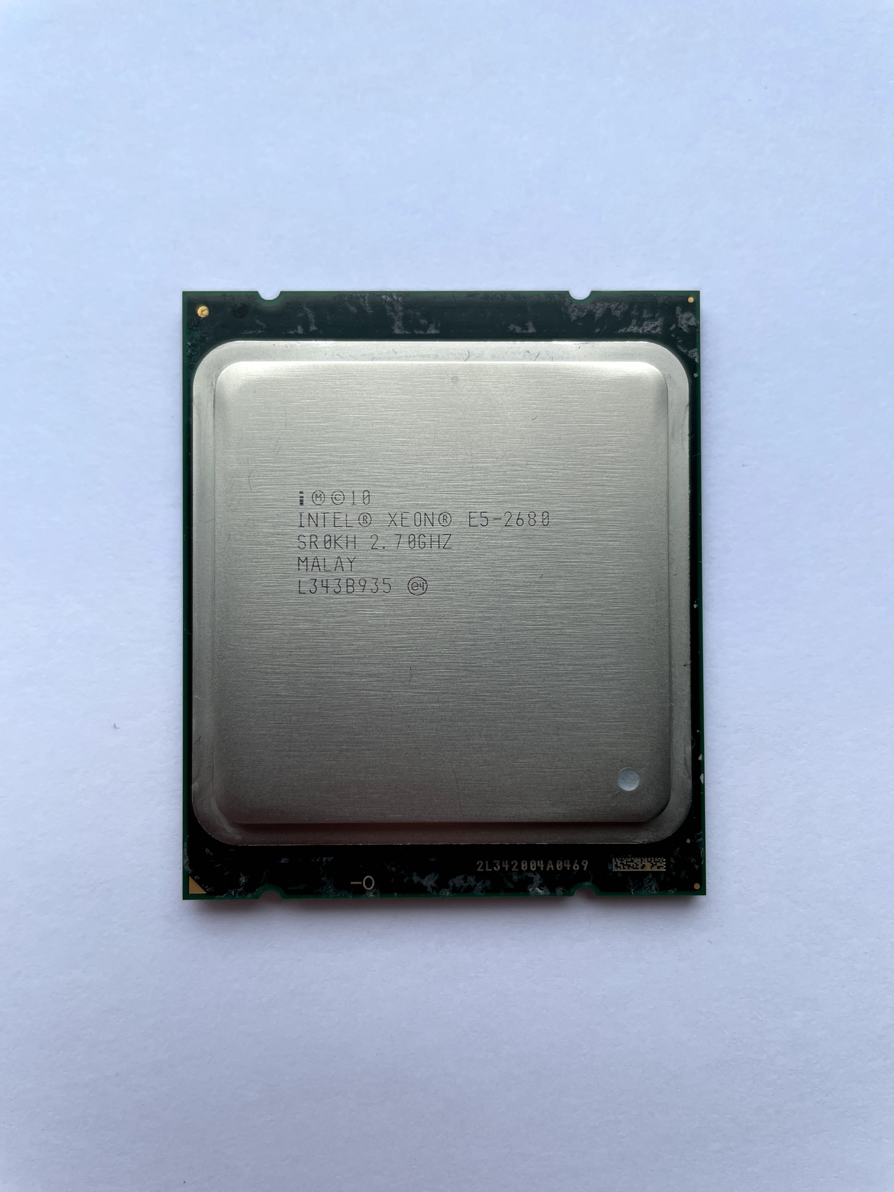 Процесор Intel Xeon E5-2680 (8 ядер, 2.7 ГГц, LGA 2011)