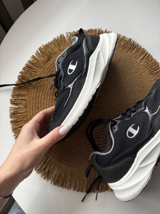 Легенькі та зручні кросівки champion 23 см