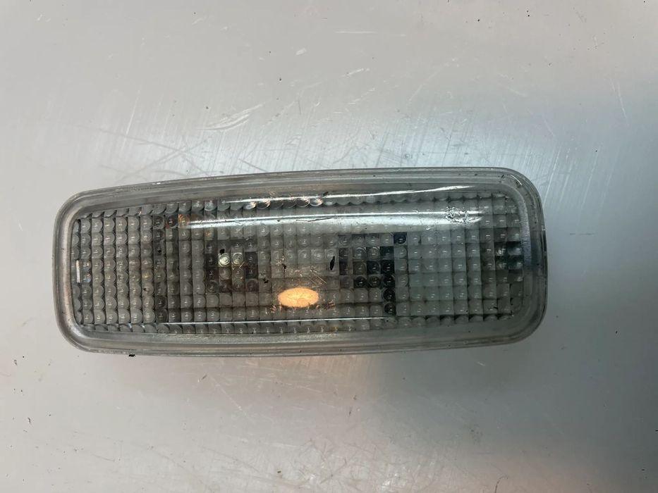 LAMPKA OŚWIETLENIA KABINY AUDI A3 8L 8L0947105A