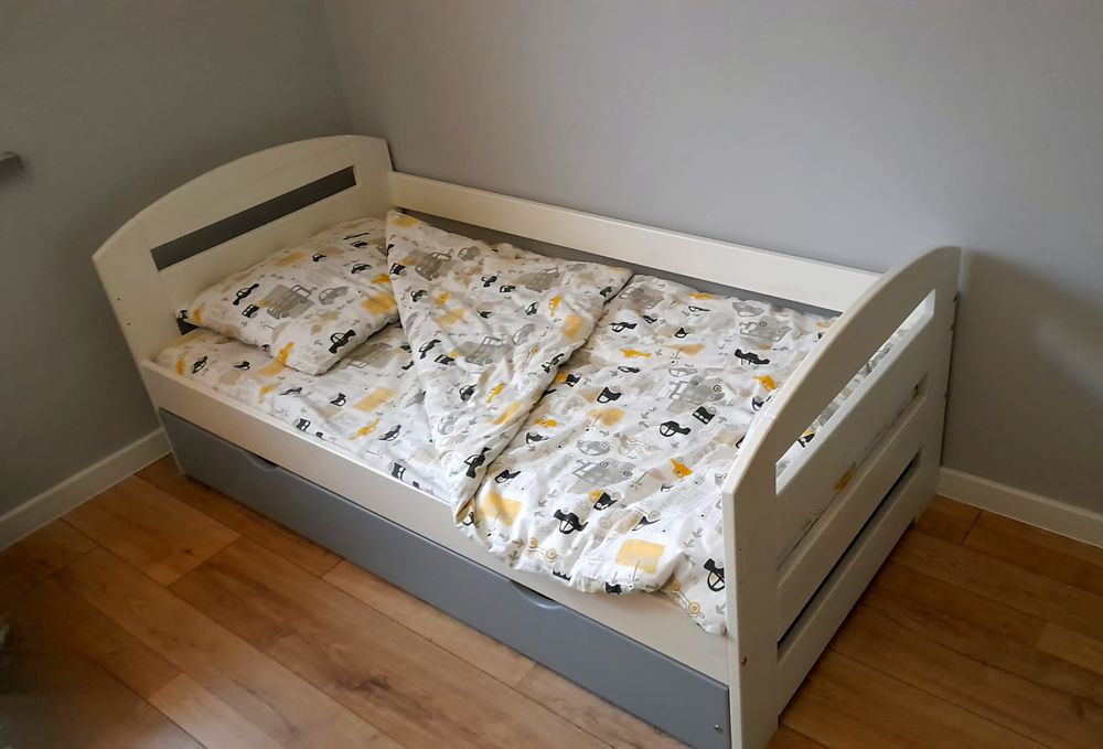 Łóżko dziecięce KAMI PLUS 160x80 z szufladą, materacem i ochraniaczem