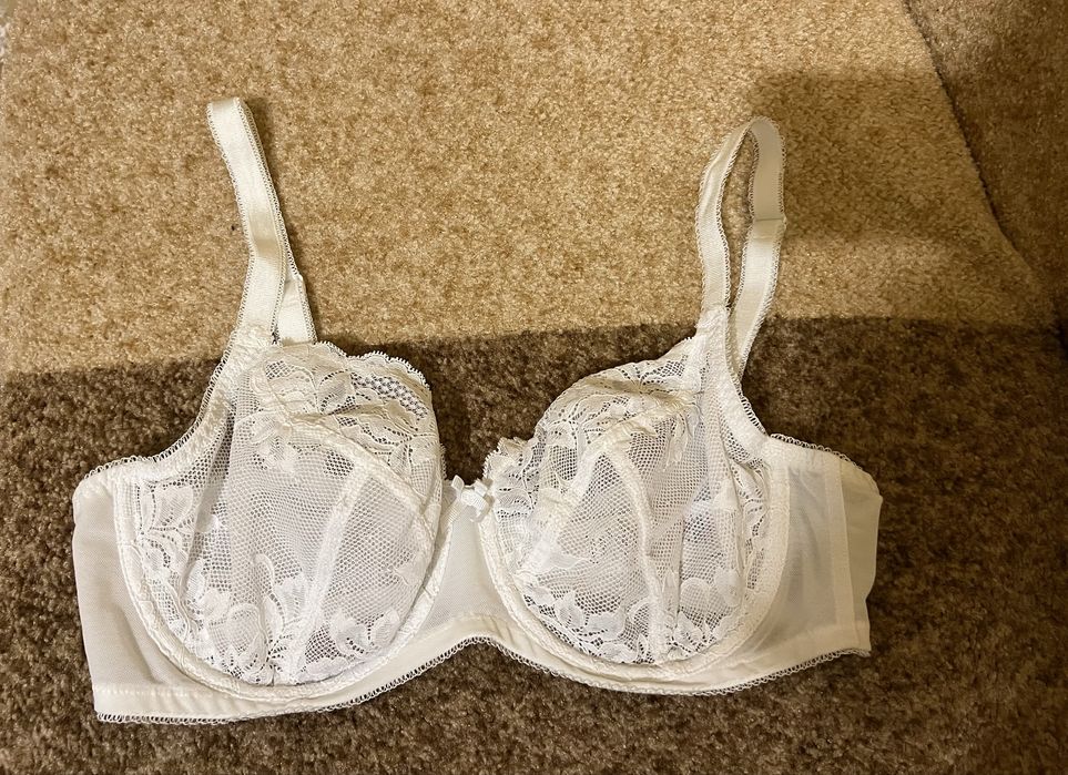 Бюстгалтер  next