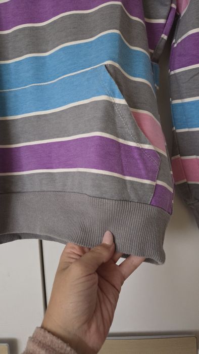 Kolorowa Dziewczęca Bluza w paski z kapturem