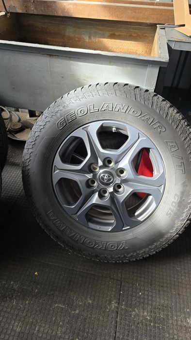 Диски Land Cruiser 300 GR з шинами Yokohama Geolandar G015