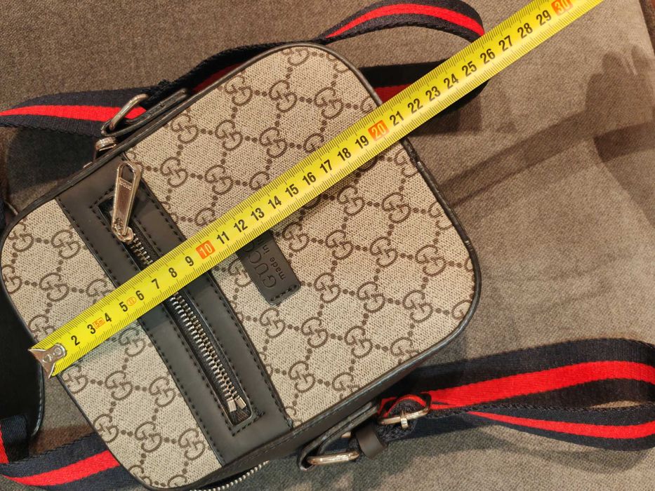 Torebka męska reporterka Gucci 16x21x6 bardzo ładnie wykonana!