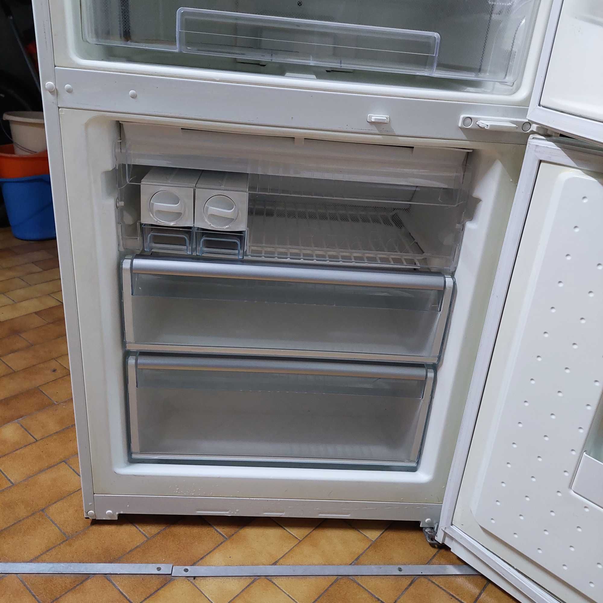Frigorifico BOSCH grande capacidade (70cm)