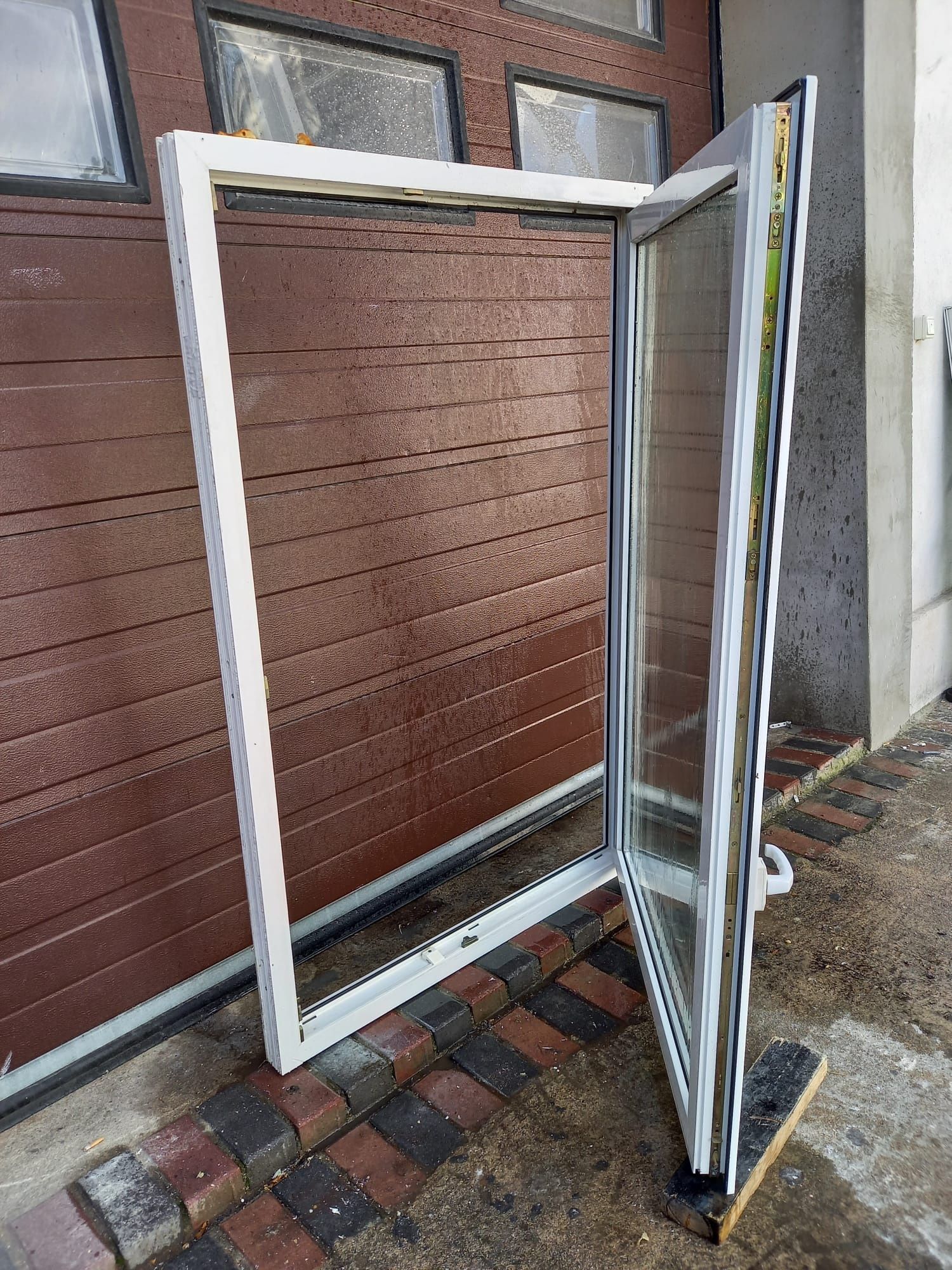 Okno 105x160 okna pcv używane jednoskrzydłowe DOWÓZ CAŁY KRAJ
