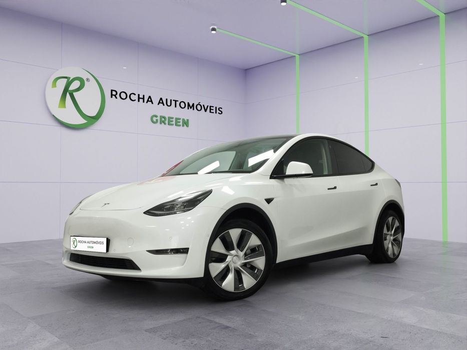 Tesla Model Y Long-Range RWD