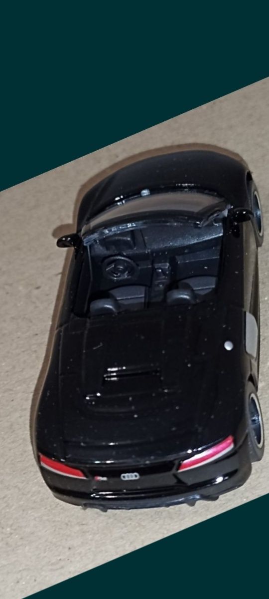 model samochodu Audi R8 cabrio majorette .model jak nowy