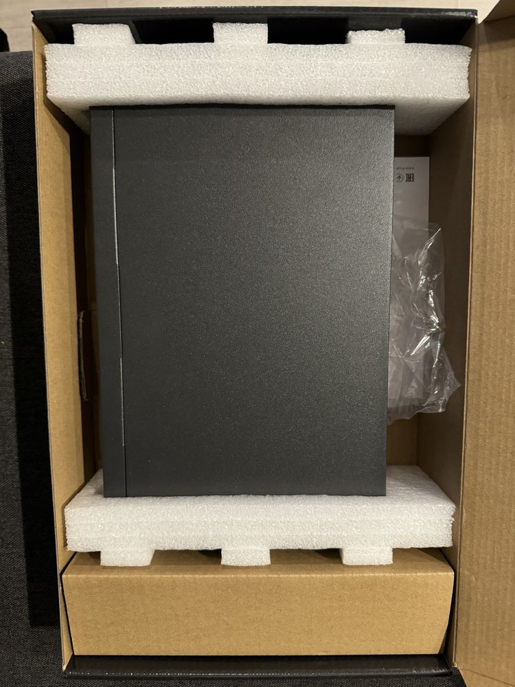Комутатор TP-LINK TL-SG1008