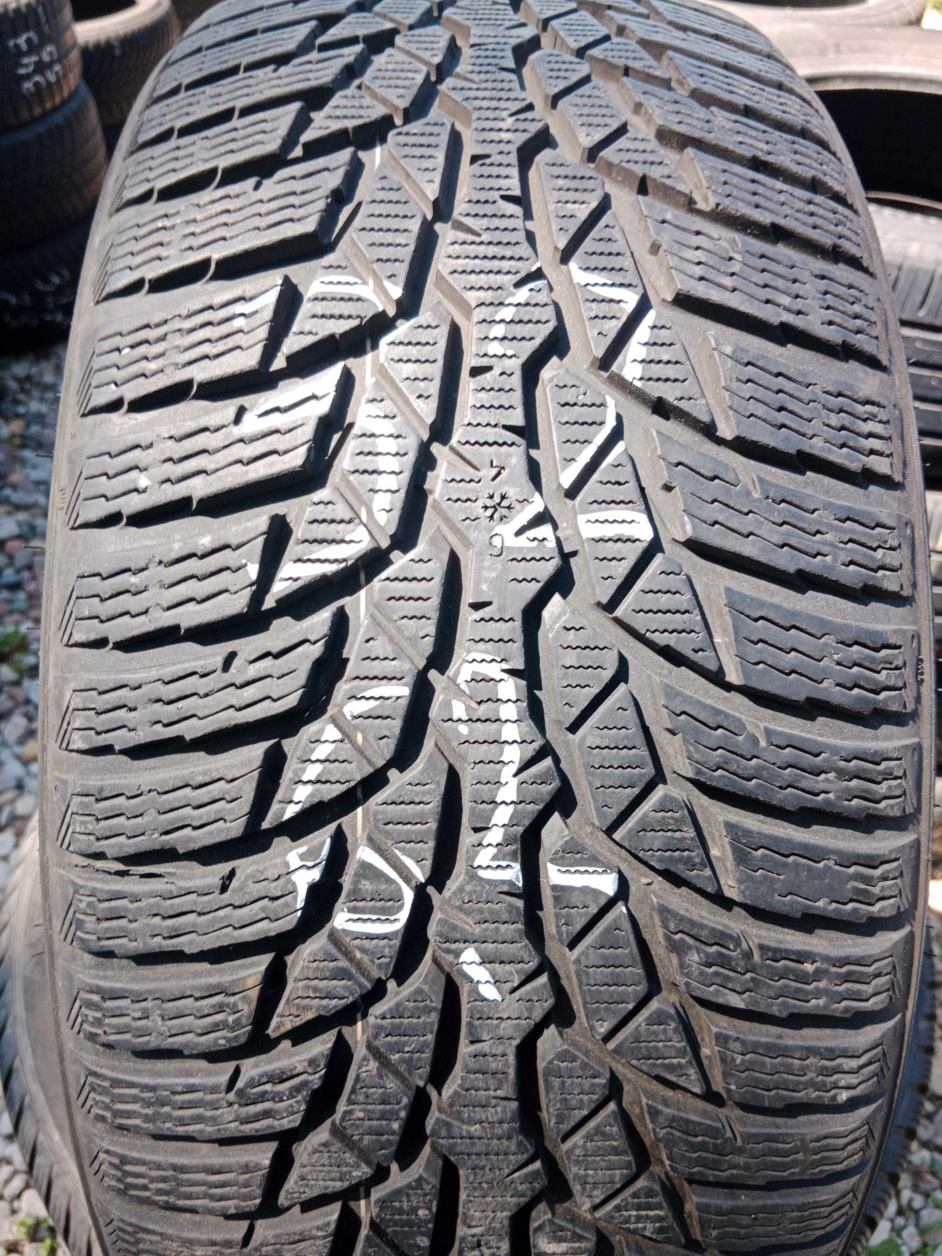 Opona używana 225/40R18 Nokian WR D4 1szt.