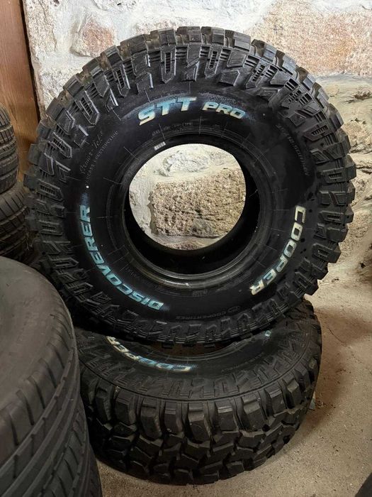 35x12.50R15 Cooper STT Pro