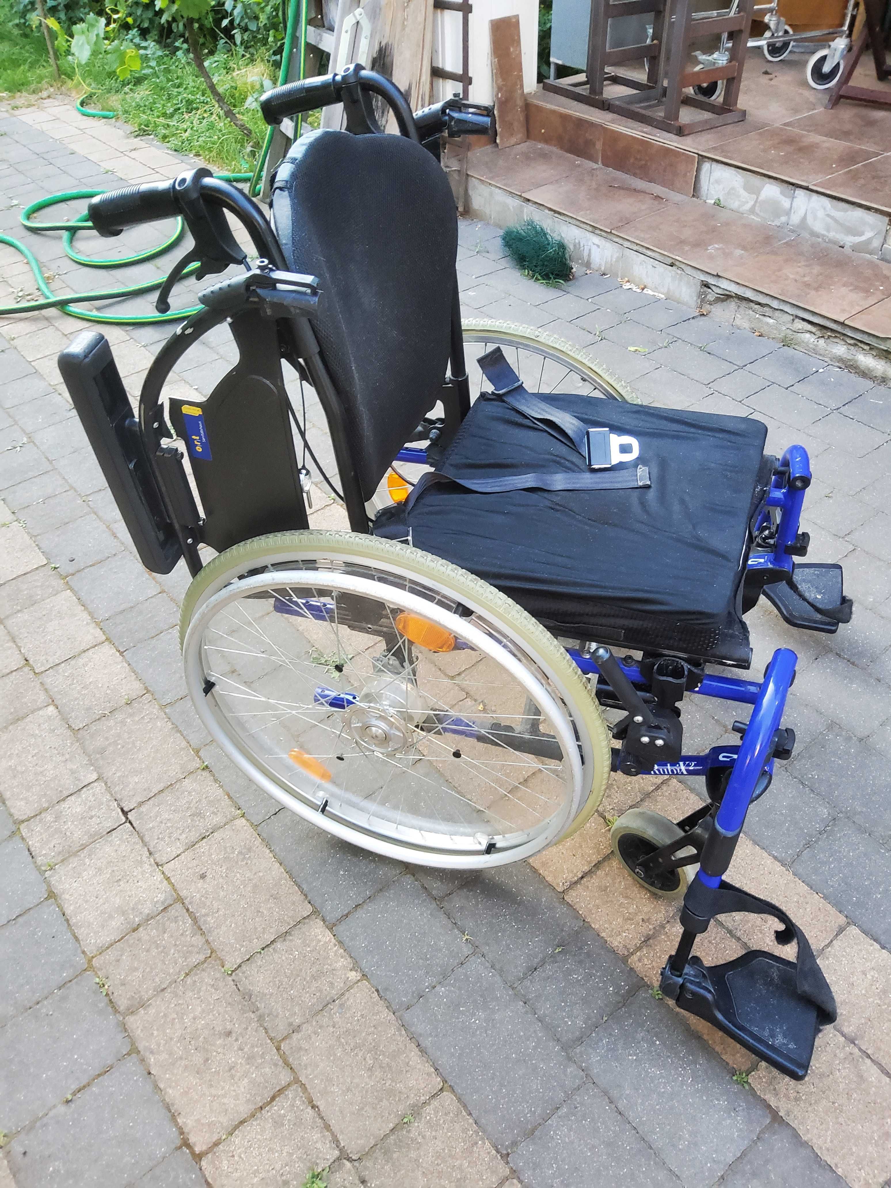 Wózek inwalidzki krzyżakowy oparcie przeciwodleżynowe profilowane jay3