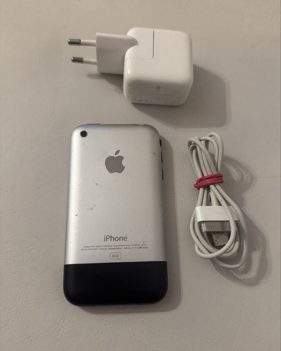 Telefon iPhone 2G 1 Generacji 8GB Apple model A 12 0 3