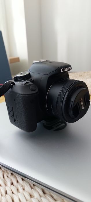 Aparat Canon 600D jak nowy! + obiektyw 50mm 1:1.8 STM, gratisy