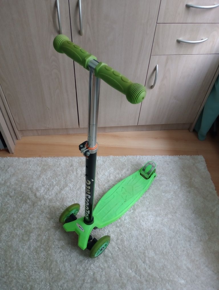 Hulajnoga balansowa trójkołowa SCOOTER