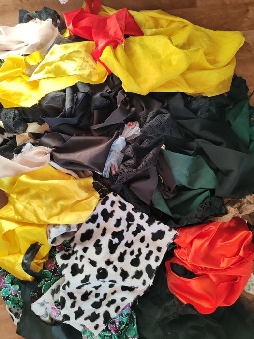 Пакет великий з лоскутками для рукоділля