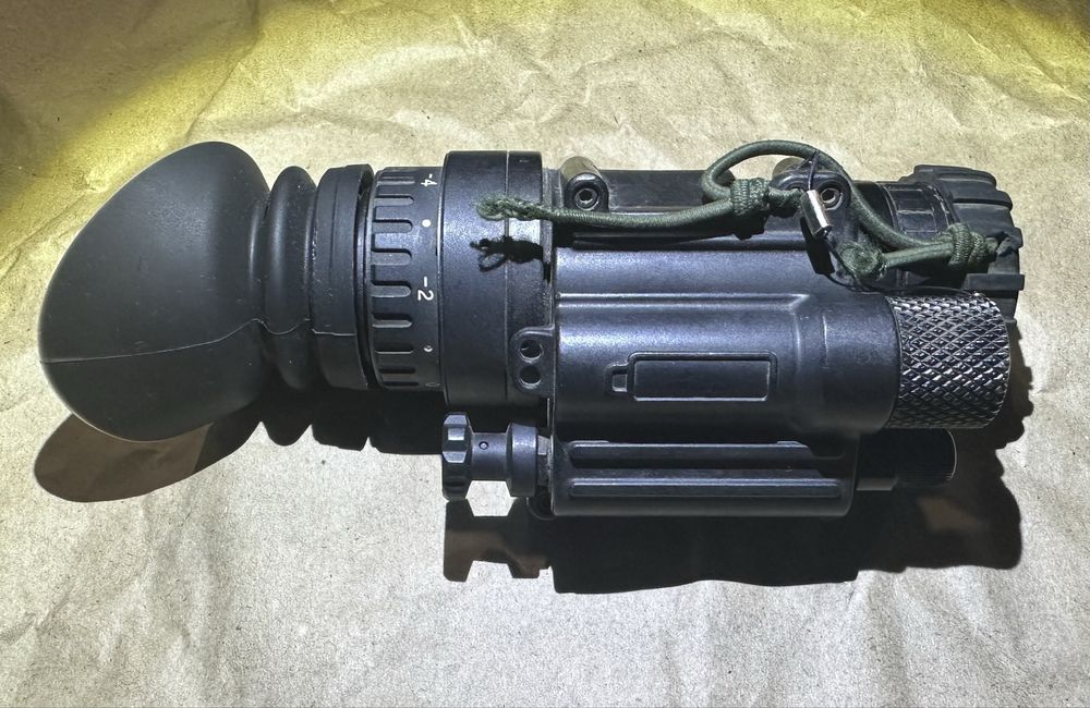 Pvs 14 3gen зелений фосфор. Harris m16g