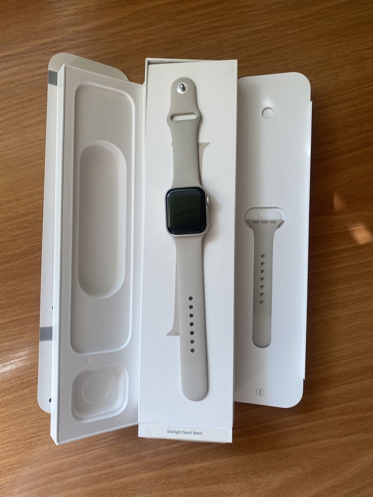 Apple watch SE 2 gen 41 mm  starlight