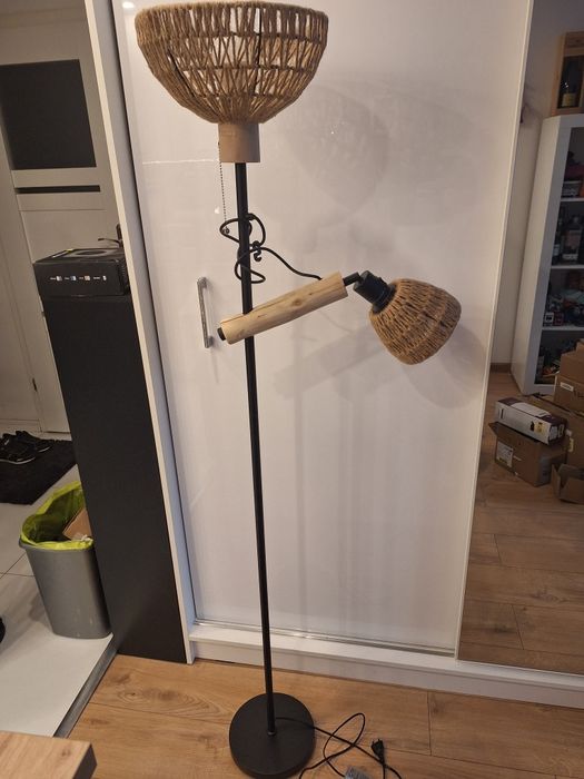 Lampa podłogowa z wikliną